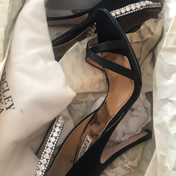 BNIB Badgely Mischka Decadence Pump Size 8.5 - Picture 3 of 5